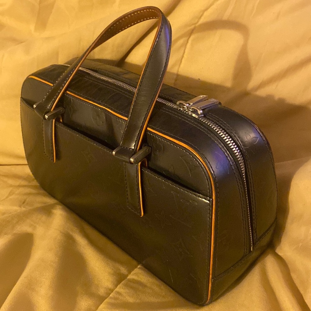 Authentic Louie Vuitton handbag